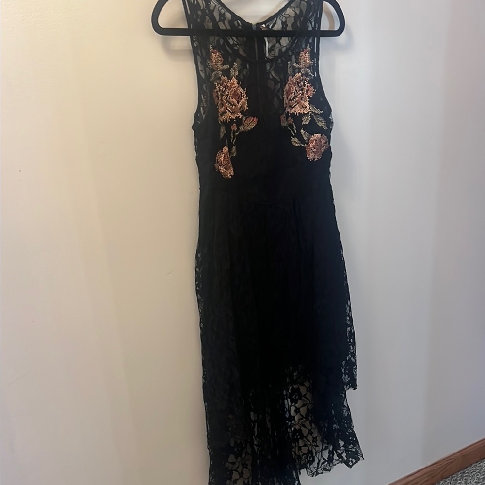 Elegant Black Lace Dress with Floral Embroidery